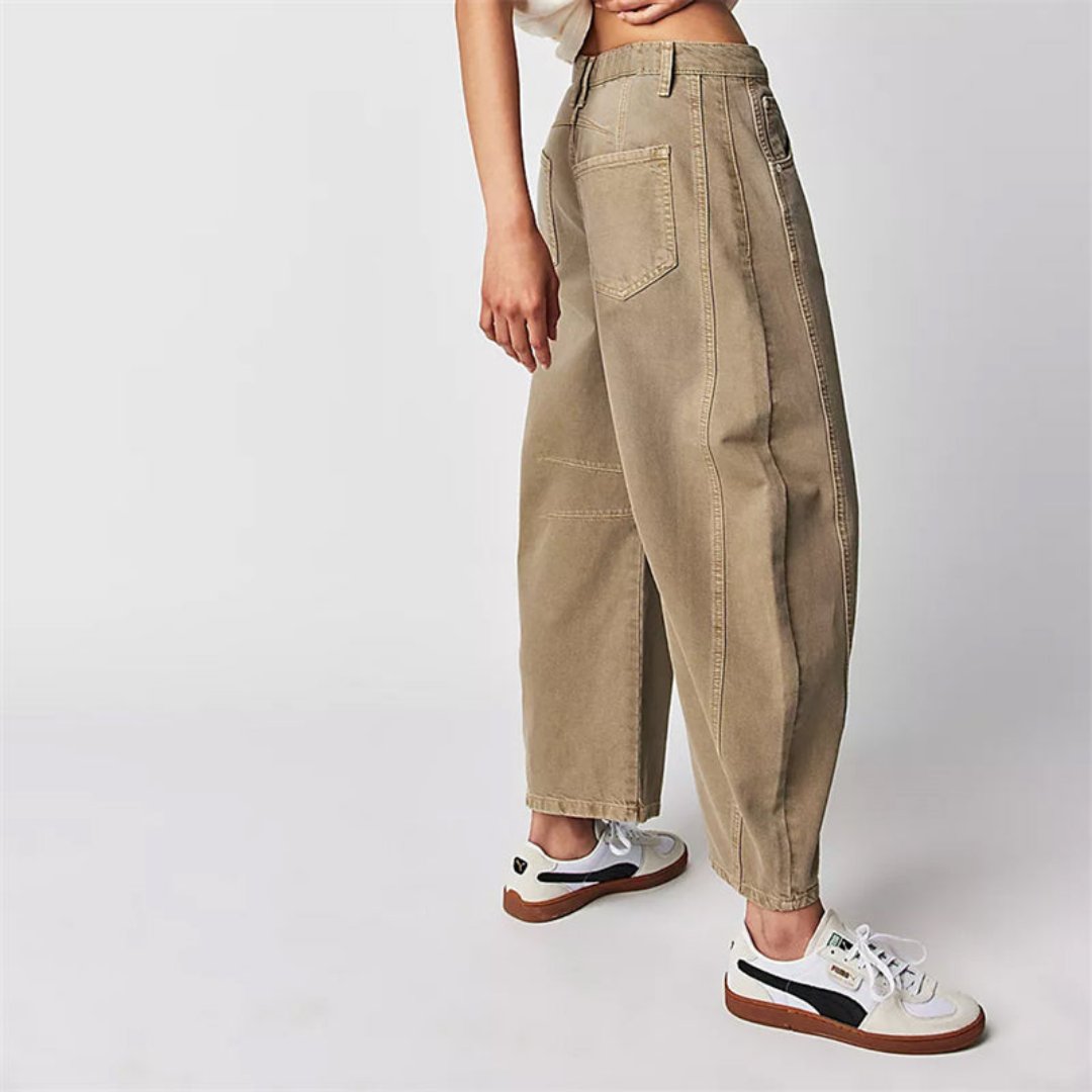 Effortless Relaxed Mom Jeans for Women in Cropped Barrel Leg Denim Style