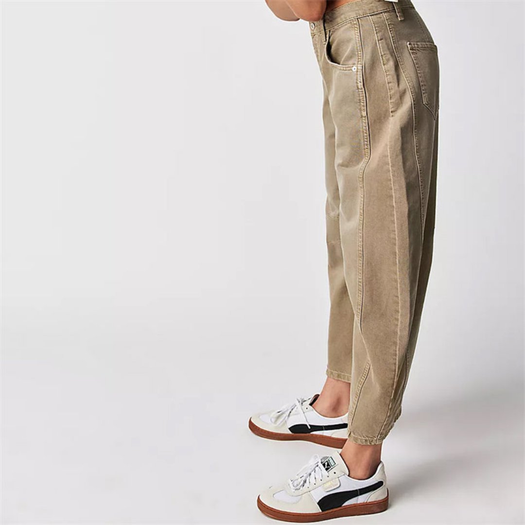 Effortless Relaxed Mom Jeans for Women in Cropped Barrel Leg Denim Style